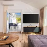 Hedonist Appartement *