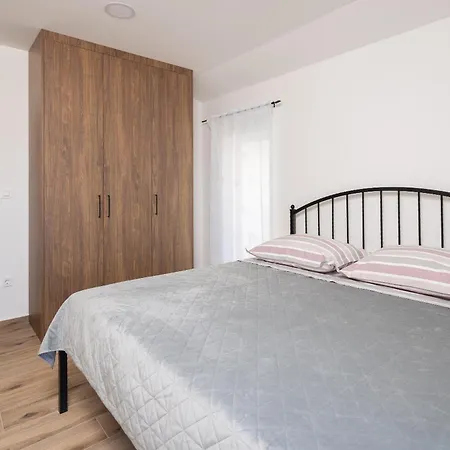 Hedonist Apartman